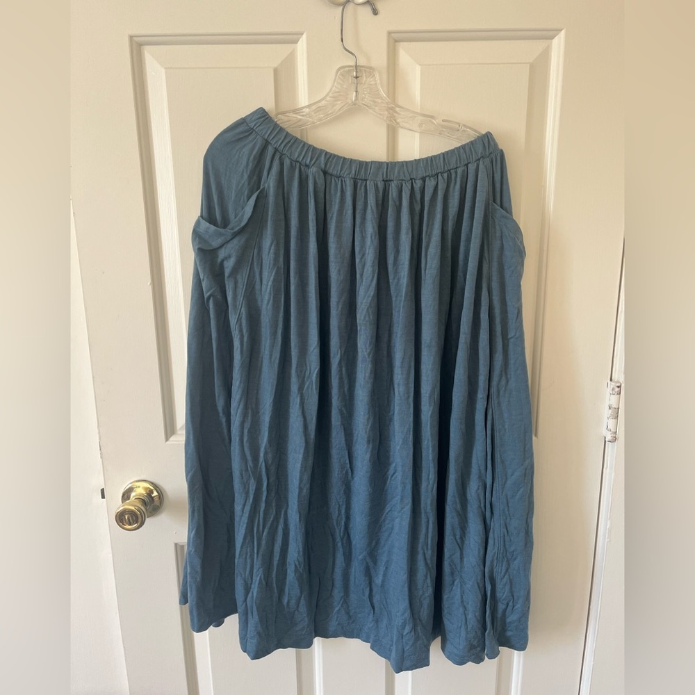 Blue Merino wool middie skirt